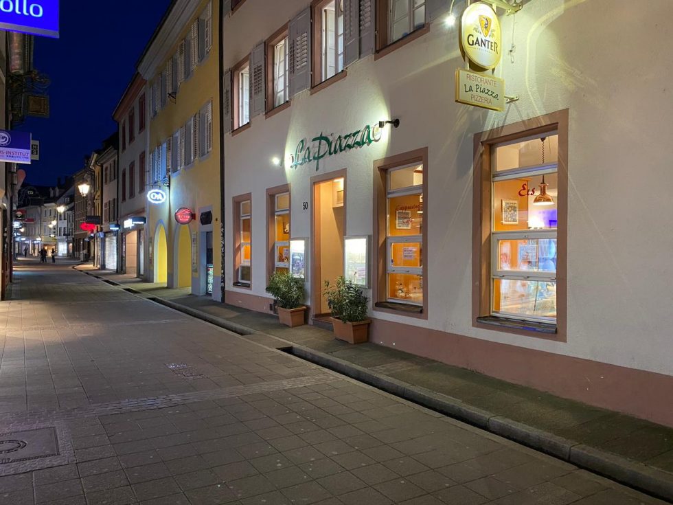 Restaurant Pizzeria La Piazza  Italienisches Restaurant in Freiburg